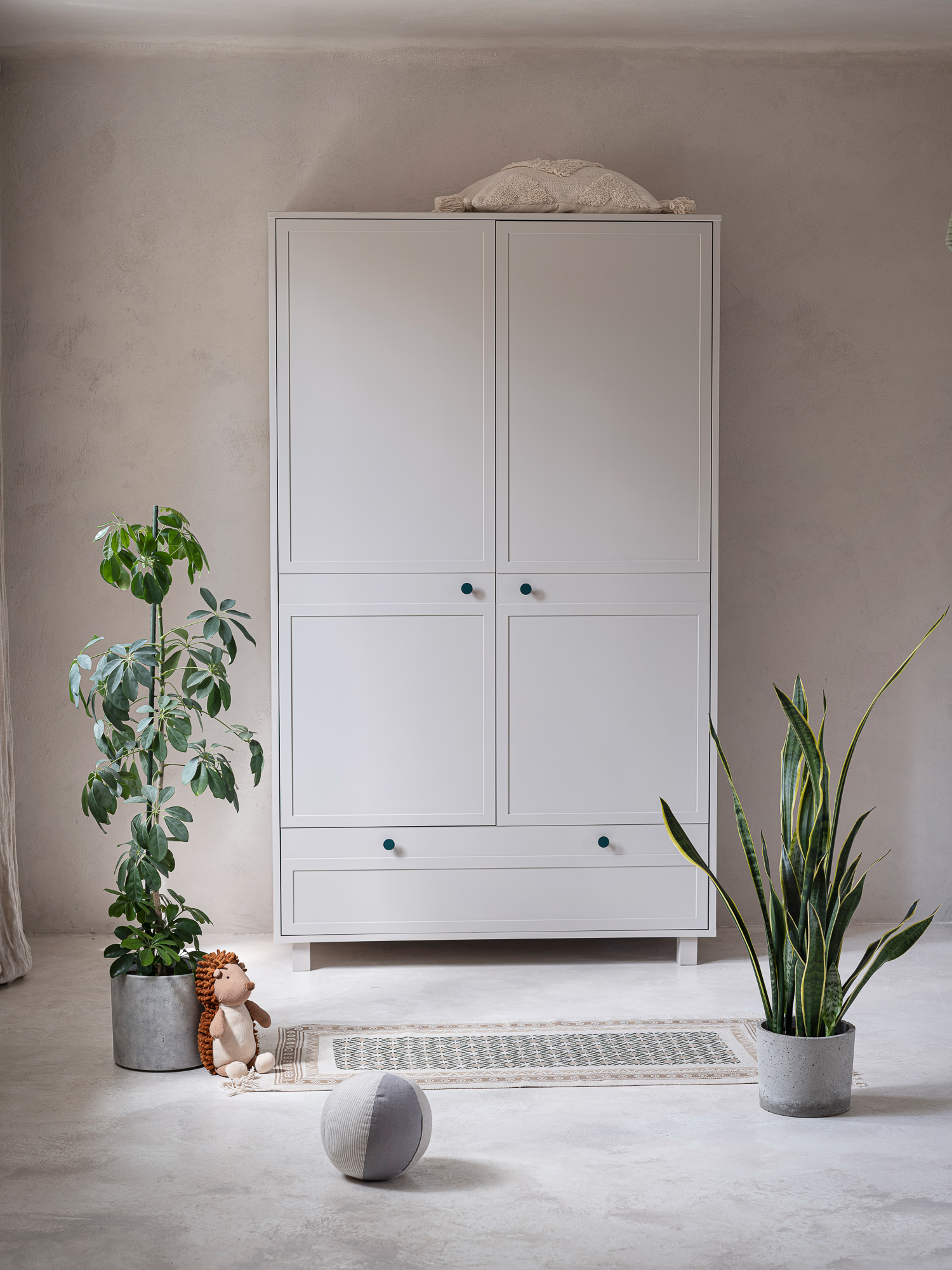 Cashmere Vintage Wardrobe | kids furniture | Wood Luck | Wood Luck Design, image size:1500x2000